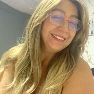 Cliente Feliz com uma Front Lace de Cabelo Bio Fibra