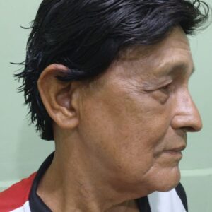 Cliente Feliz com uma Wig de cabelo Humano